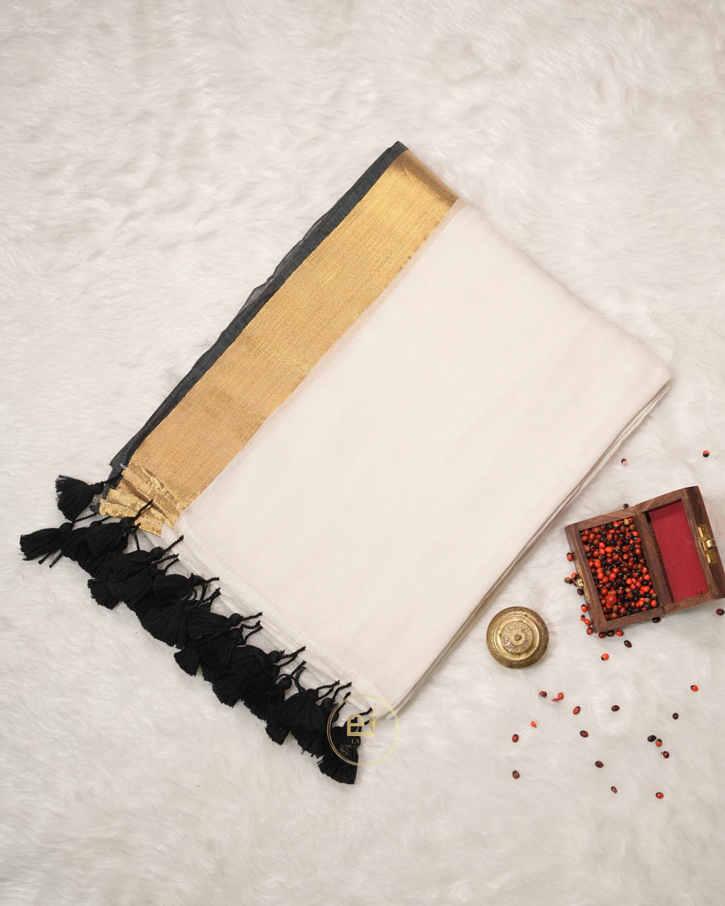 Shubha White and Black saree - Image 2